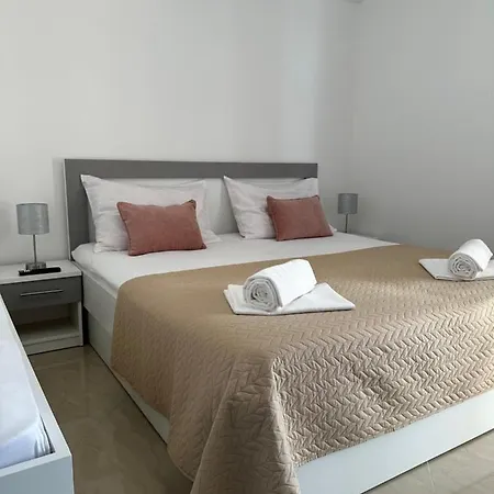 Ruza 30m From The Apartman Baska Voda