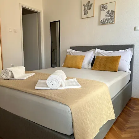 Apartman Ruza 30m From The Baska Voda