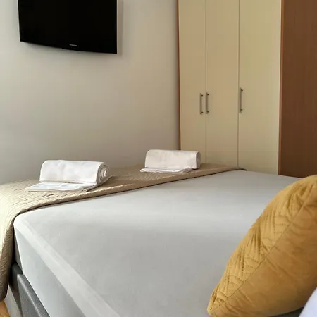 Apartman Ruza 30m From The *