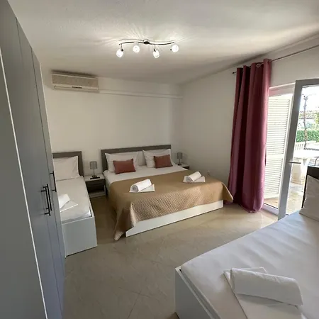 Ruza 30m From The Apartman Baska Voda