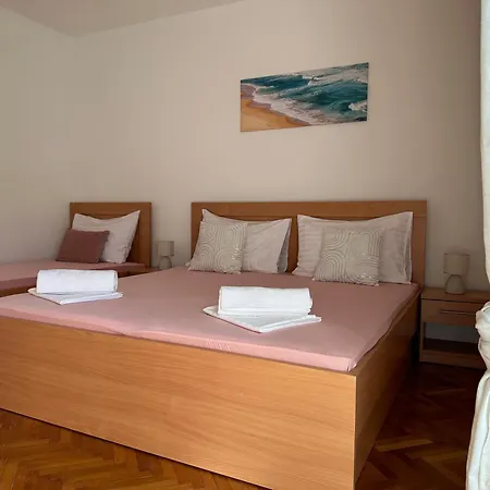 Ruza 30m From The Apartman Baska Voda