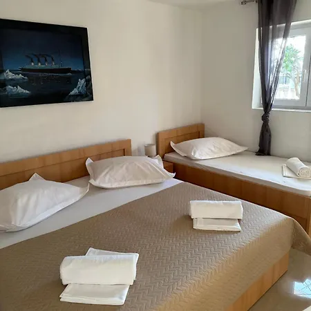 Apartman Ruza 30m From The *
